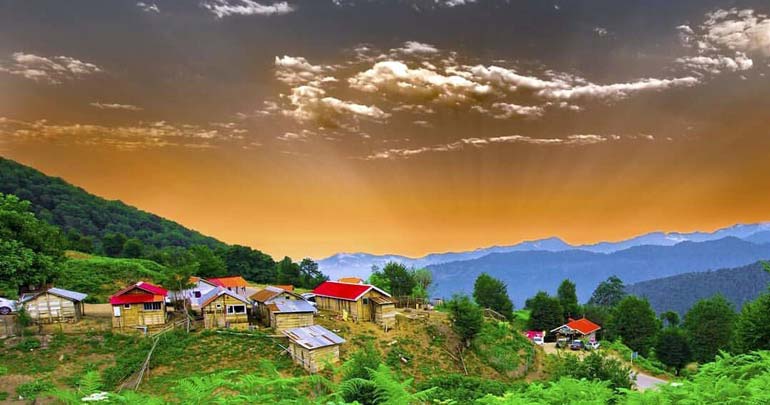 بهترین مقاصد ایران برای سفر در بهار و راهنمای کامل گشتوگذار