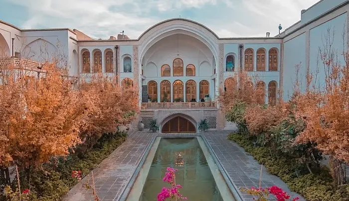 هتل سنتی منوچهری کاشان